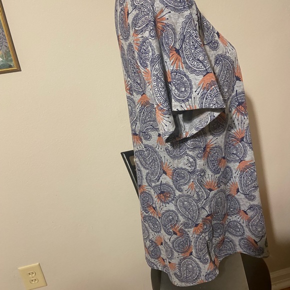 NWT 2X Classic Tee Lularoe - Picture 2 of 5